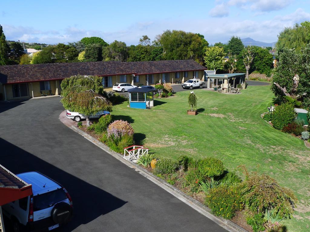Willaway Motel Apartments Ulverstone Buitenkant foto