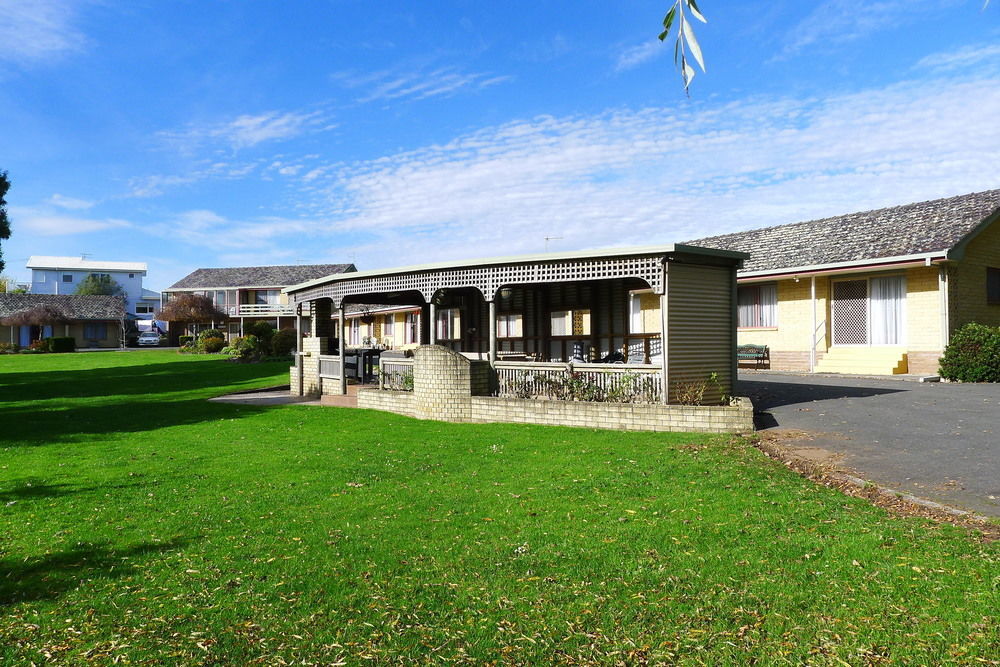 Willaway Motel Apartments Ulverstone Buitenkant foto