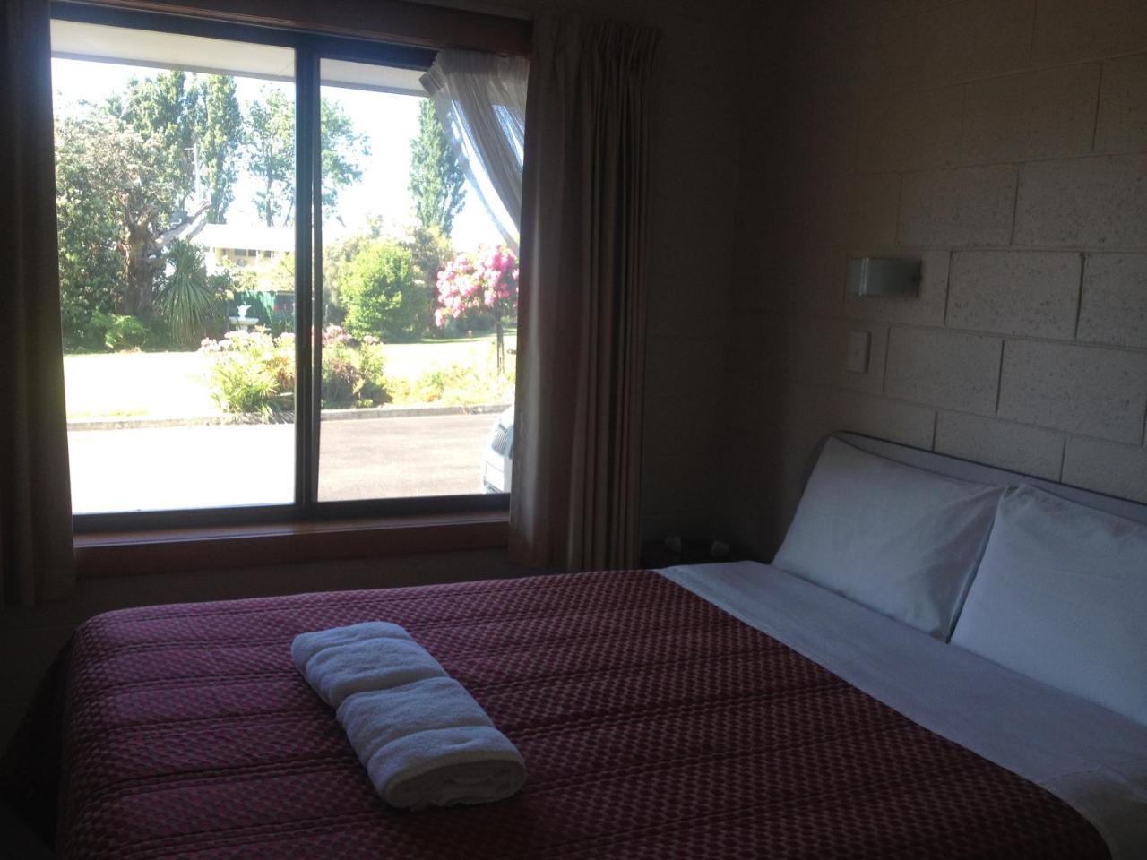 Willaway Motel Apartments Ulverstone Buitenkant foto