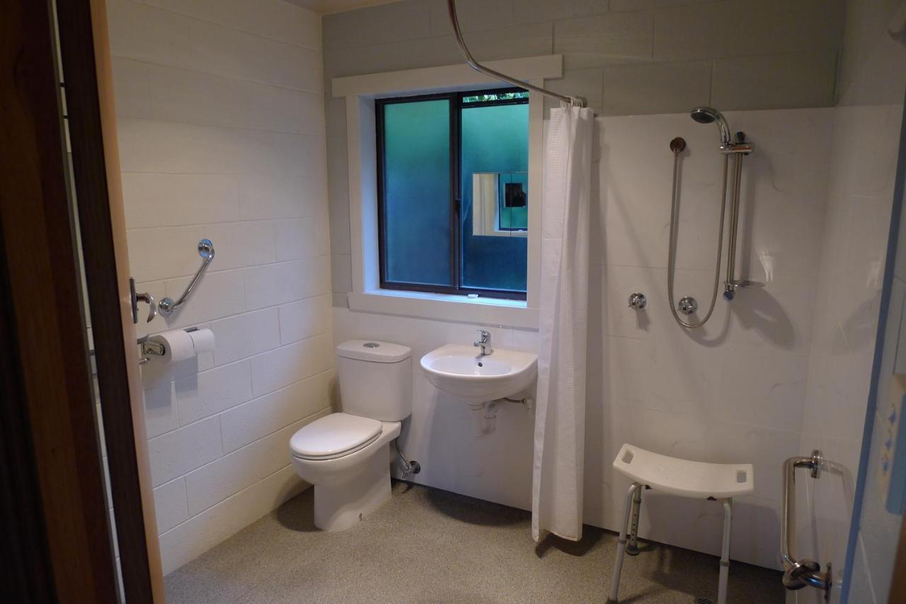 Willaway Motel Apartments Ulverstone Buitenkant foto