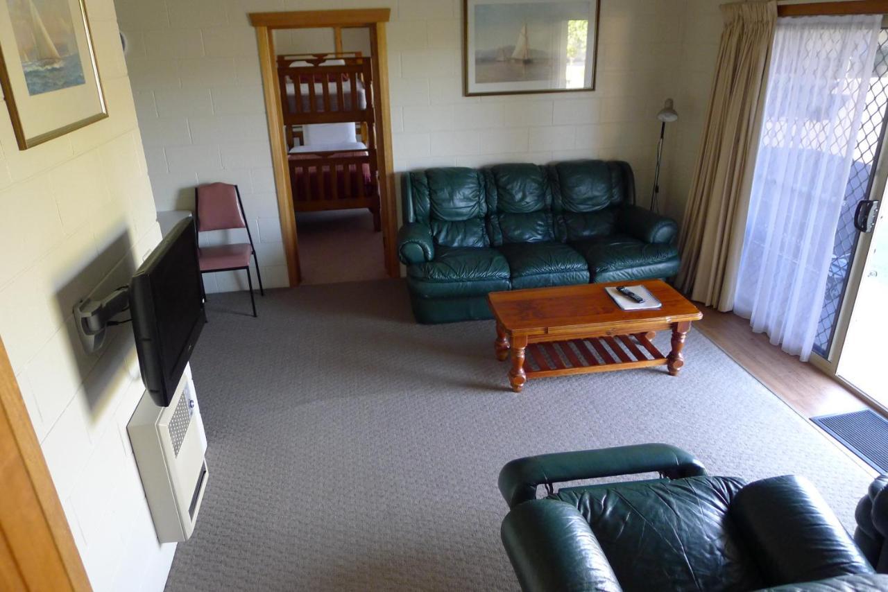 Willaway Motel Apartments Ulverstone Buitenkant foto